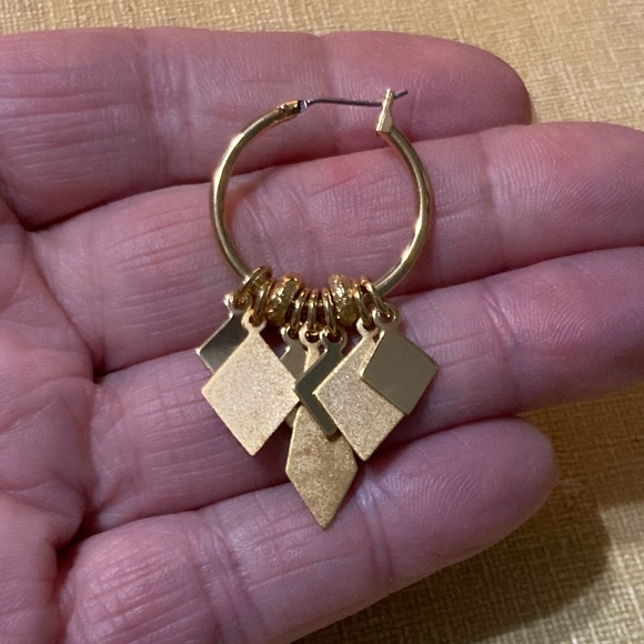 Museum Collection Sensitive Ears Gold-tone Hypo-allergenic hoop w/dangles 2" NEW - Picture 5 of 6